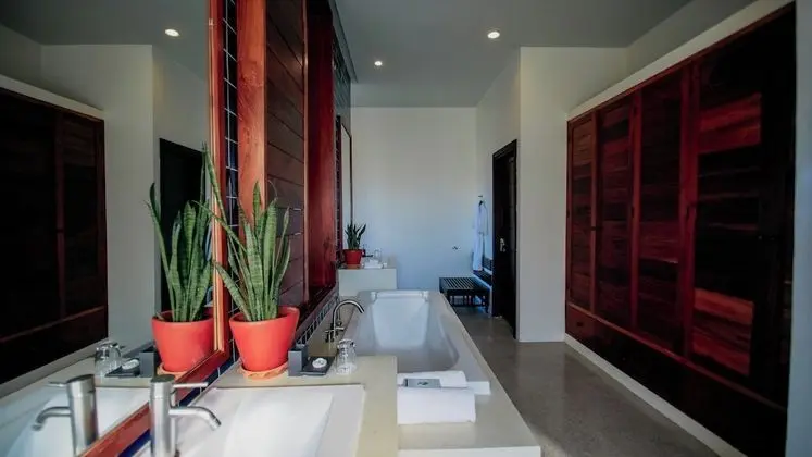 Deluxe King/Twin Room