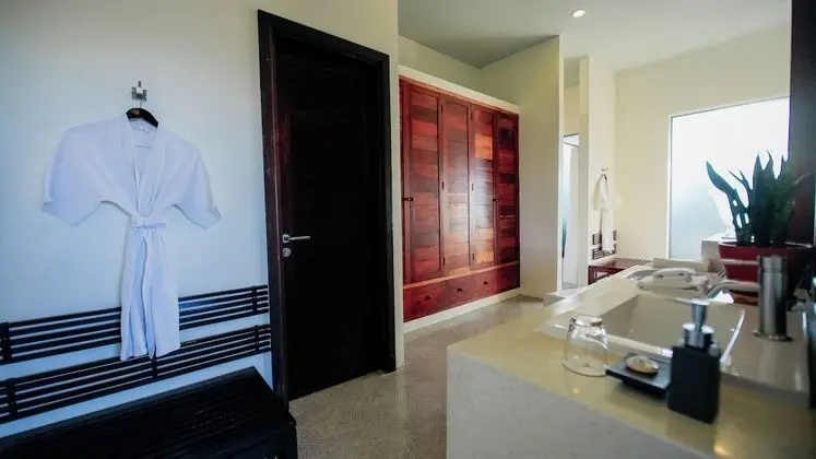 Deluxe King/Twin Room