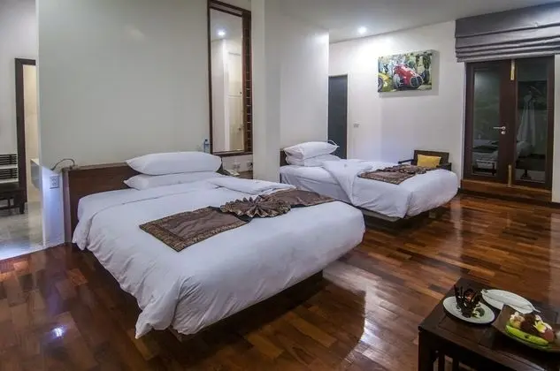 Deluxe King/Twin Room