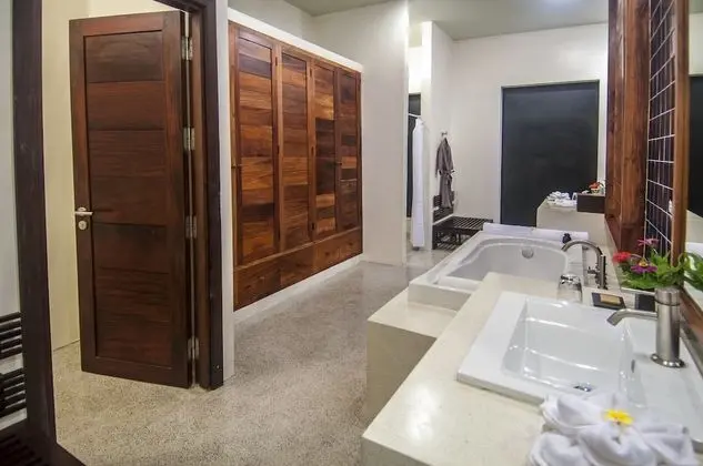 Deluxe King/Twin Room