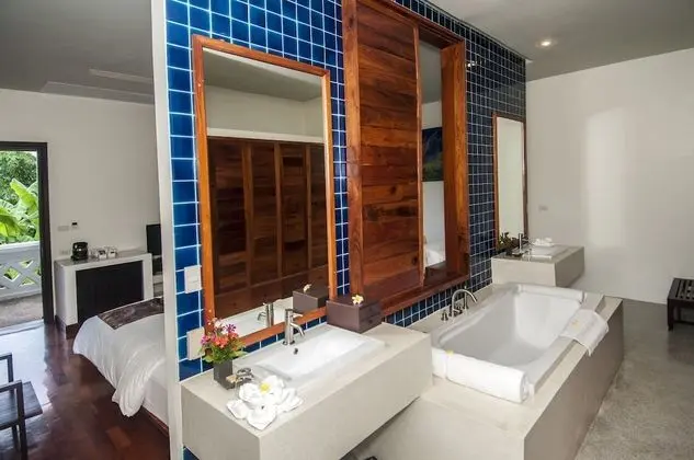 Deluxe King/Twin Room