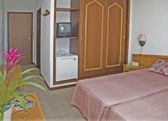 İki Ayrı Yataklı Oda, Bahçe Manzaralı