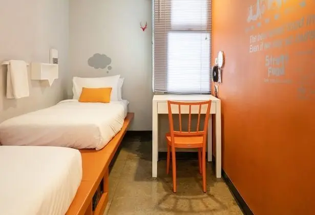 Econo Twin with Shared Bathroom