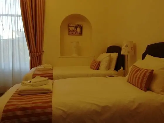İki Ayrı Yataklı Oda, 2 Tek Kişilik Yatak