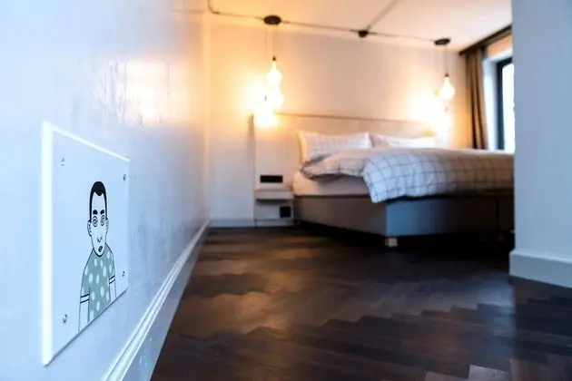 Design Tek Büyük Yataklı Oda, Küçük Mutfak