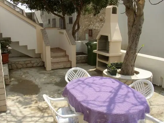 Apart Daire (Luca - with nice courtyard - A2(3+2))