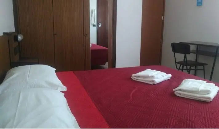 Basic Tek Büyük Yataklı Oda