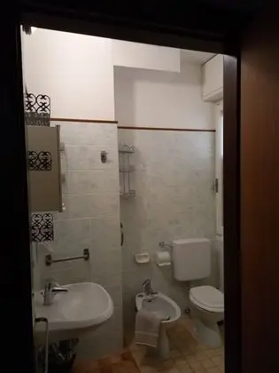 Basic Tek Büyük Yataklı Oda