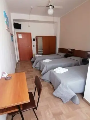 Basic Üç Kişilik Oda