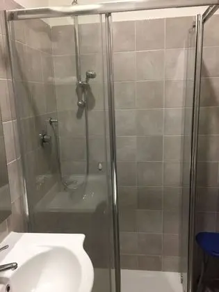 Üç Kişilik Oda, Birden Çok Yatak