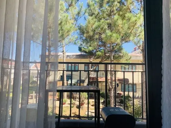 Superior Oda, Balkon
