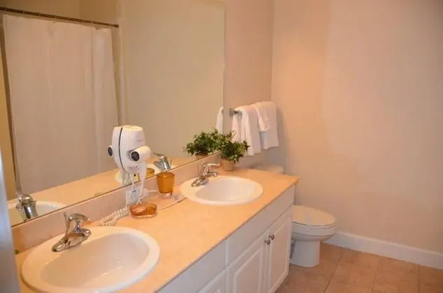 Apart Daire, Birden Çok Yatak (Lucaya 3 Bedroom 2 Bath First Floor T)