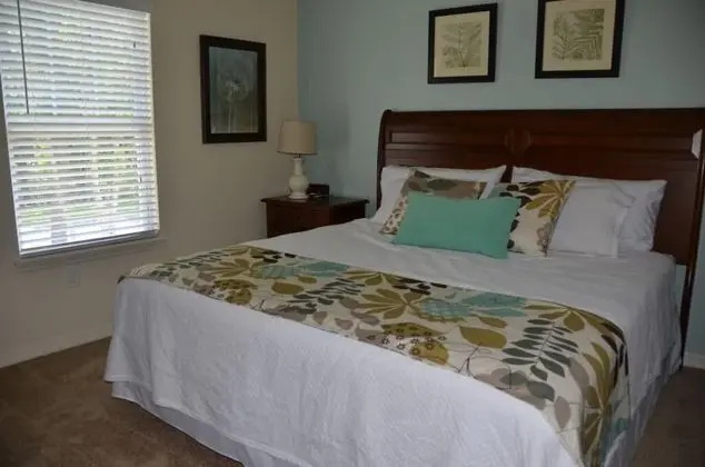 Apart Daire, Birden Çok Yatak (Lucaya 4 Bedrooms 3 Baths Townhome!)