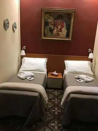 Büyük Yataklı Tek Kişilik Oda (letto alla Francese)