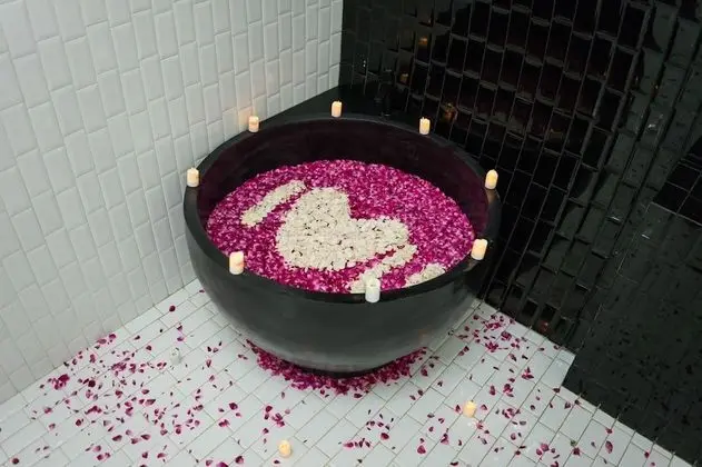 King Villa (Bathtub)