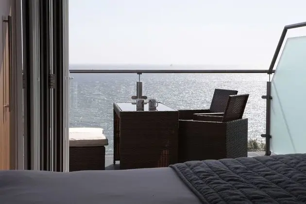 Superior Oda, Balkon, Denize Bakan
