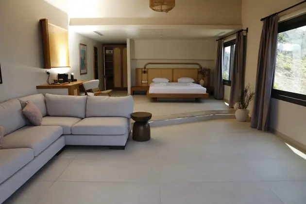 Deniz Manzaralı Teraslı Suite Oda Jakuzili