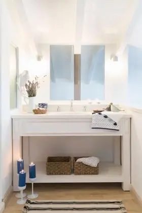Bathroom sink