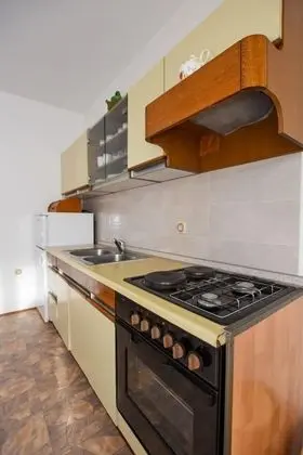 Apart Daire (Luce - family friendly & parking - A1)