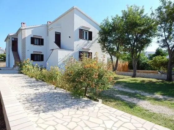 Apart Daire (Luce - family friendly & parking - A4)