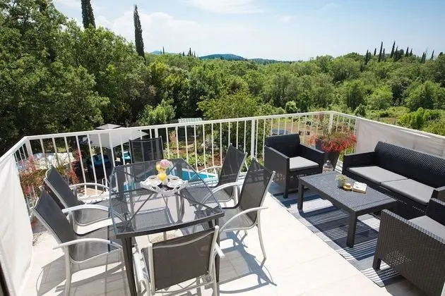 Villa (Three-Bedroom Holiday Home)