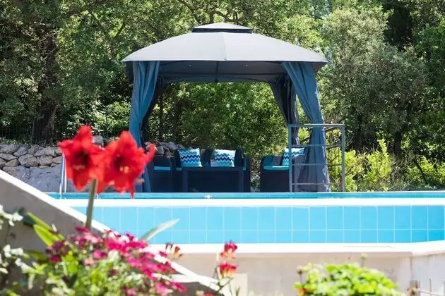 Villa (Three-Bedroom Holiday Home)