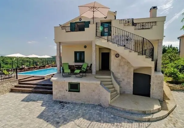 Apart Daire (Luce - pool and view - A1(6+2))