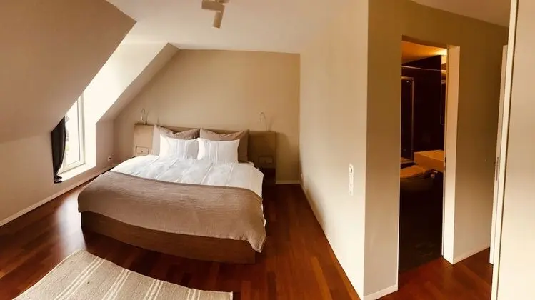 City Apart Daire, 3 Yatak Odası, Göl Manzaralı, Göl Kenarı