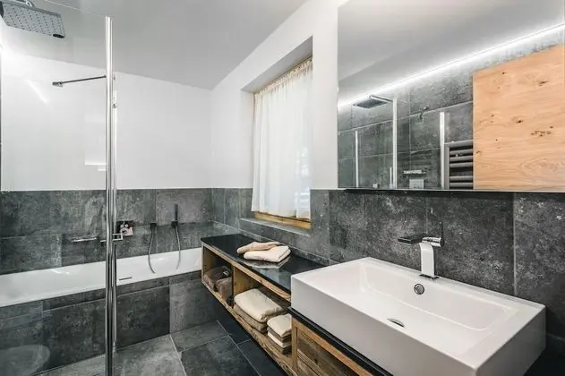 Romantic Apart Daire, 2 Yatak Odası, 2 Banyolu, Dağ Manzaralı (Linara Alpina)