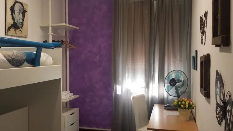 İki Ayrı Yataklı Oda, Ortak Banyo
