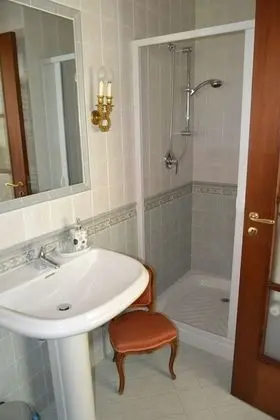 Basic Tek Büyük Yataklı Oda
