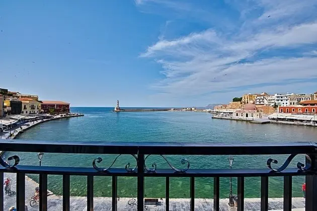 Tek Büyük veya İki Ayrı Yataklı Oda, Deniz Manzaralı