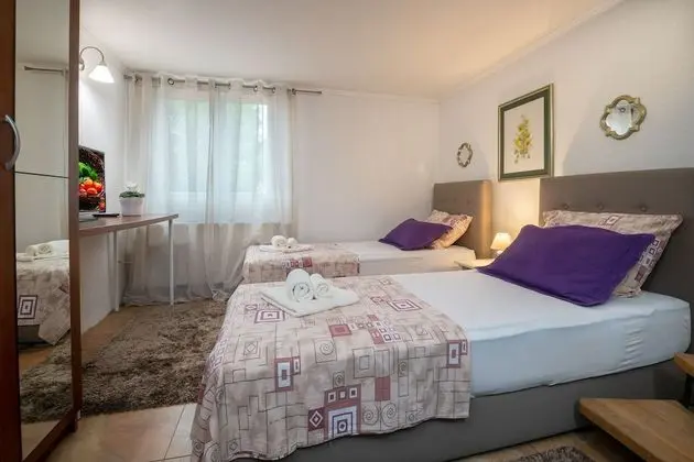 Villa (5-Bedroom Villa with Two Pools)