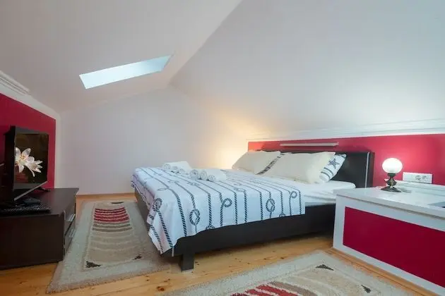 Villa (5-Bedroom Villa with Two Pools)