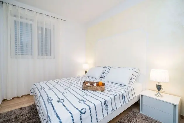 Villa (5-Bedroom Villa with Two Pools)