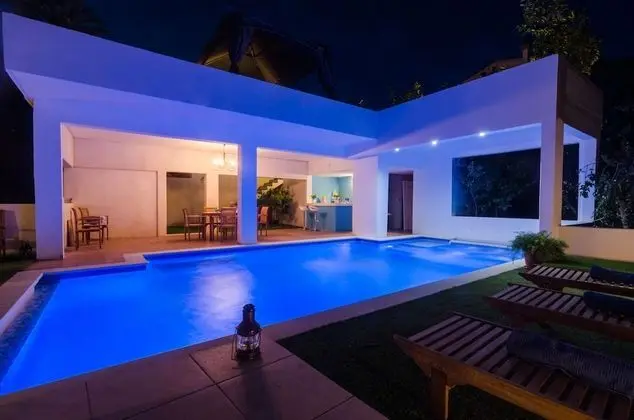 Villa (5-Bedroom Villa with Two Pools)
