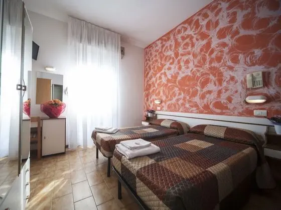 Üç Kişilik Oda