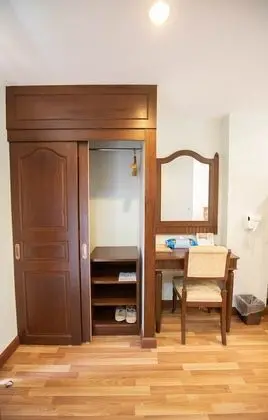 Junior Süit, 1 Büyük (Queen) Boy Yatak, Sigara İçilmez, Bahçe Manzaralı