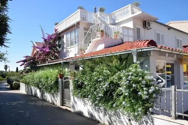 Apart Daire (Lucky - 150m from he sea - A3(3))