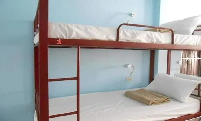 Ortak Ranzalı Oda, Karma Ranzalı Oda (Bunk Bed)
