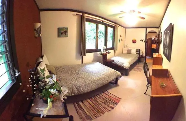 Tek Büyük Yataklı Oda, 2 Tek Kişilik Yatak (Flower Room)