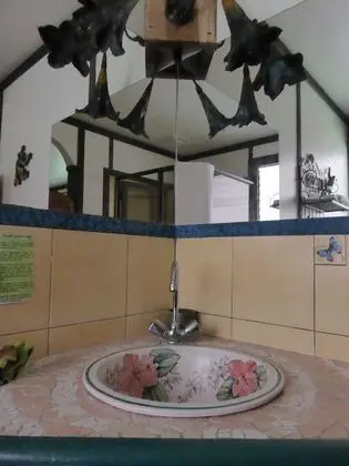 Tek Büyük Yataklı Oda, 2 Tek Kişilik Yatak (Flower Room)