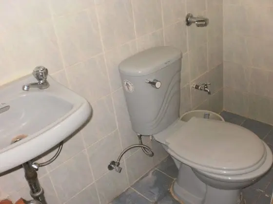 Oda, Ortak Banyo (3rd Floor 1)