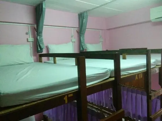 Mixed Dormitory Room