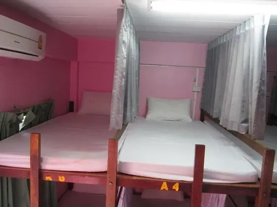 Mixed Dormitory Room