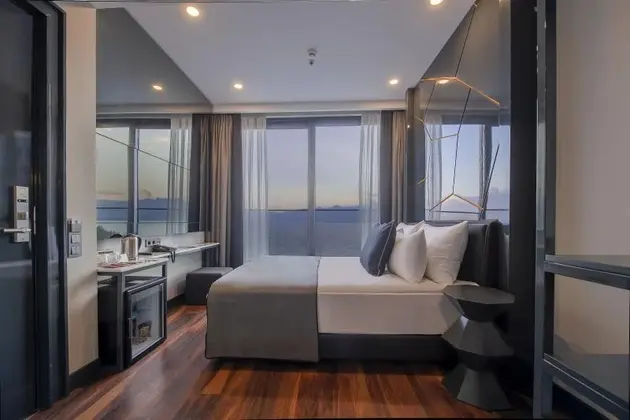 Deluxe Custom Deniz Manzaralı Oda