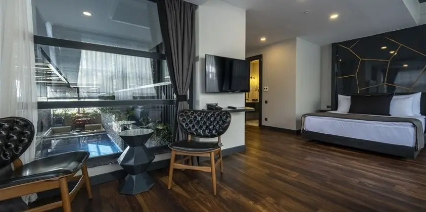 Deluxe Triple Sehir Manzaralı