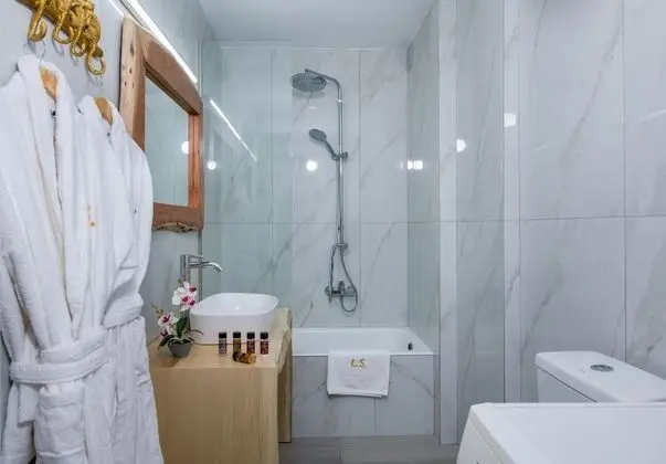 Diamond Suite