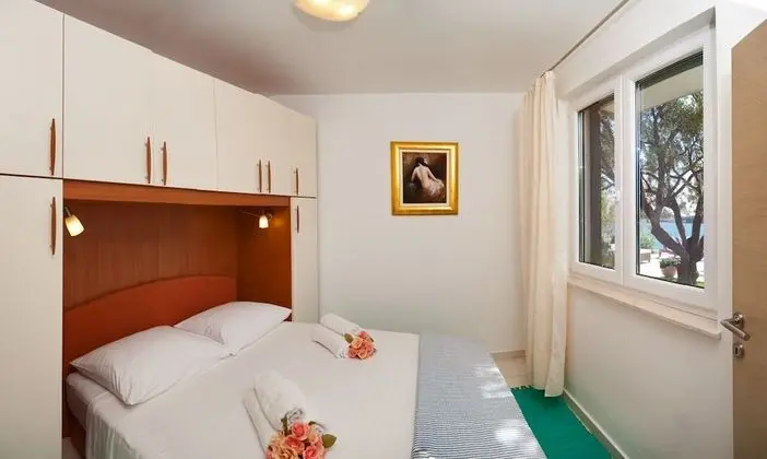 Ev (Lucmar - swimming pool and sea view -)