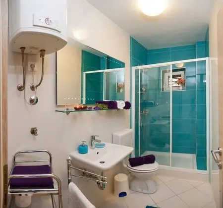 Ev (Lucmar - swimming pool and sea view -)